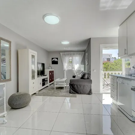 Sea View Penthouse Urbania Apartment *
