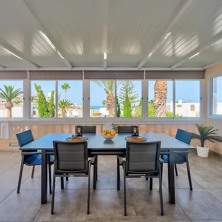 Sea View Penthouse Sunshine Urbania 아파트 *