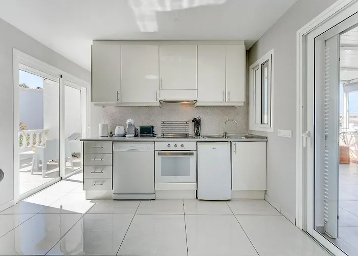 Sea View Penthouse Sunshine Urbania 公寓