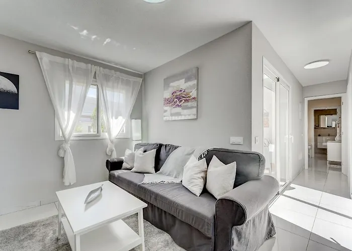 Sea View Penthouse Sunshine Urbania 公寓 *